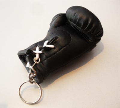 Schlüsselanhänger Boxhandschuh schwarz